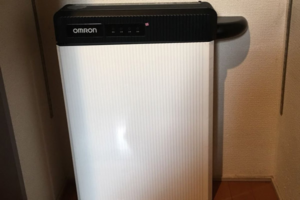 OMRON 蓄電池