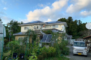 東日本大震災時に大活躍したO様邸の太陽光発電システムに、シャープ蓄電池の工事が完了！